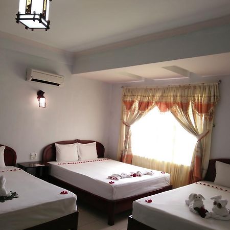 Valentine Hotel Hue Esterno foto