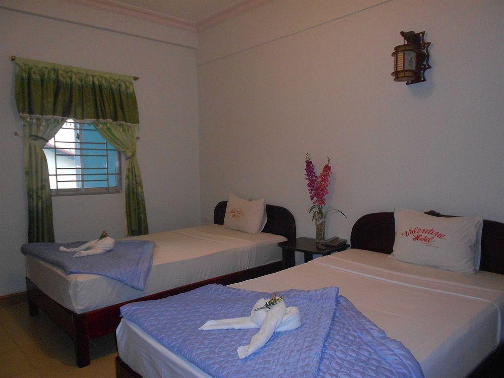 Valentine Hotel Hue Esterno foto