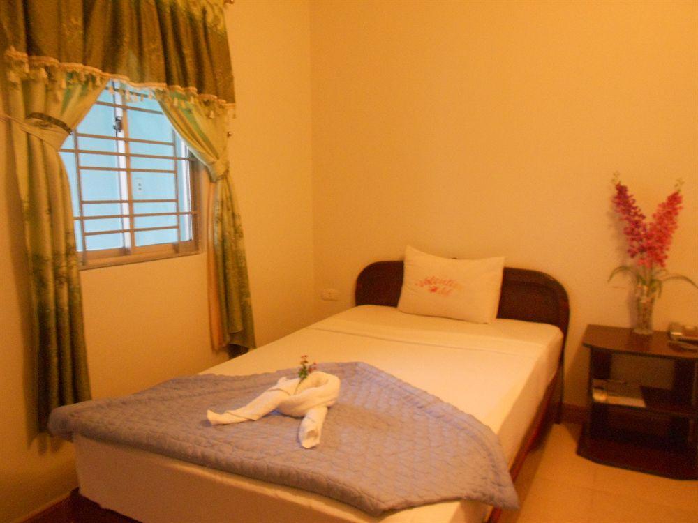 Valentine Hotel Hue Esterno foto