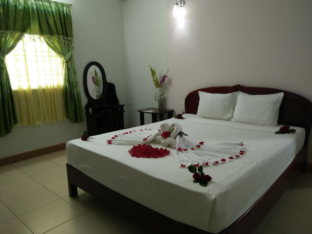 Valentine Hotel Hue Esterno foto