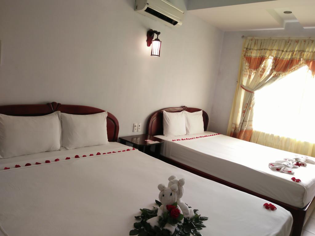 Valentine Hotel Hue Esterno foto
