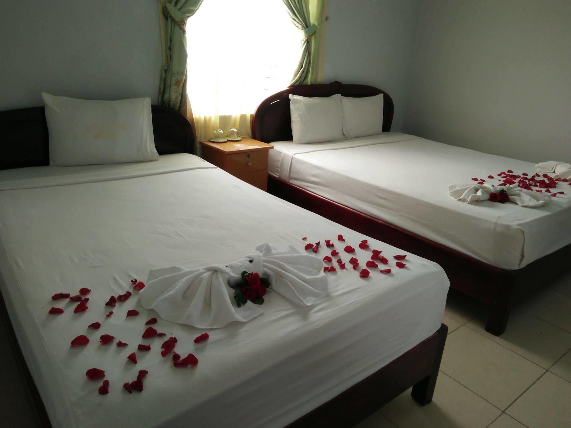 Valentine Hotel Hue Esterno foto